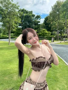 The Evolution of Social Media Fashion: Analyzing the Bold and Controversial Style Choices of Thai Influencers - image 2
