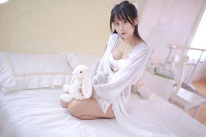 Elegant White Tea Aesthetic Cosplay by Meng Ya Er o0 - Traditional Hanfu Inspired Fashion Photography and Minimalist Lifestyle Inspiration - image 19