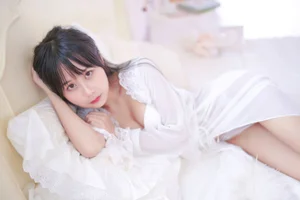 Elegant White Tea Aesthetic Cosplay by Meng Ya Er o0 - Traditional Hanfu Inspired Fashion Photography and Minimalist Lifestyle Inspiration - image 21