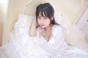 Elegant White Tea Aesthetic Cosplay by Meng Ya Er o0 - Traditional Hanfu Inspired Fashion Photography and Minimalist Lifestyle Inspiration - image 1