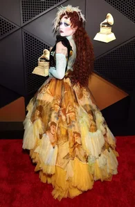 Taylor Swift and Top Female Stars Redefine Red Carpet Glamour at the 2025 Grammy Awards - image 14