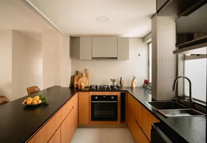 Transform 150m2 apartment into a cozy gathering space by removing partition walls - image 1