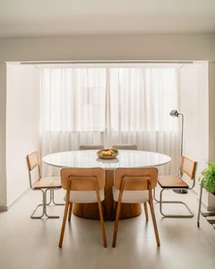 Transform 150m2 apartment into a cozy gathering space by removing partition walls - image 10