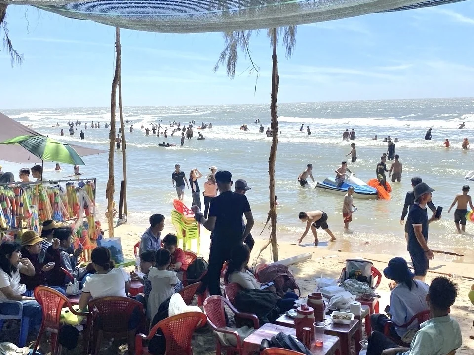 Vietnam’s Top Tourist Destinations Experience Record Crowds During Lunar New Year 2024