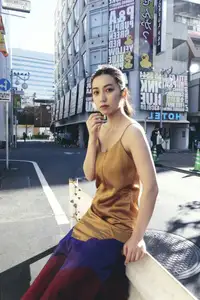 Airi Sato - FRIDAY Digital: Captivating Shinjuku Loneliness Moment JP-0014 - image 3