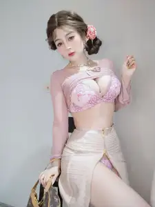 Feminine Coser: Charming Grace in Elegant Pink Attire 2024-11-24 - image 33
