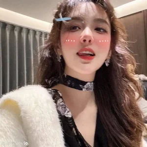 Reality vs. Filters: Esports Hot Girl Unedited Photos Spark Viral Social Media Debate - image 0