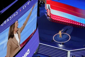 Highlights from Day 1 of the Democratic National Convention: Key Moments and Political Energy - image 3