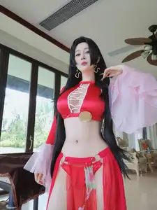 Coser Baiyin81 Transforms into Alluring Boa Hancock | Fantia 2024年12月 Part01 - image 17