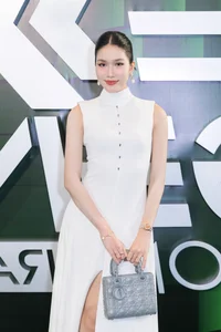 Miss Cosmo and Top Vietnamese Celebrities Shine at Exclusive High-Fashion Runway Event - image 5