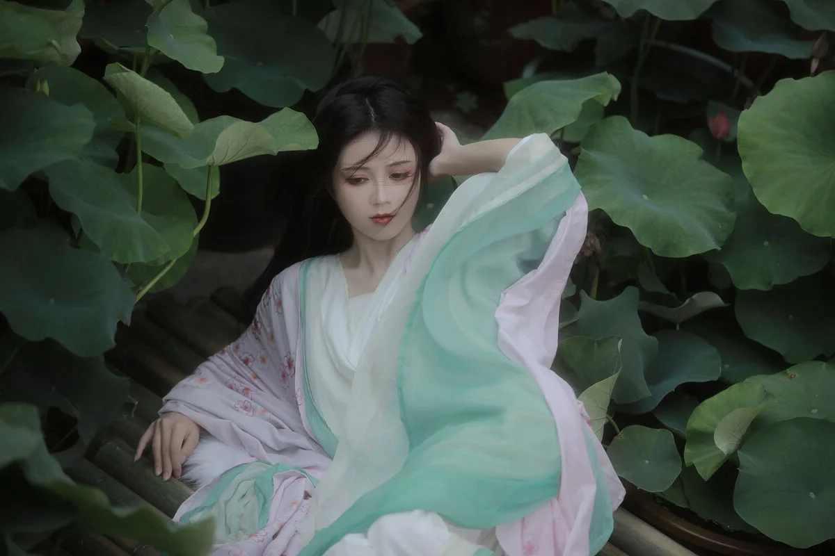 Exploring the Aesthetic Brilliance of YiTuYu Art Language Vol.7359 Wu Sui Sui