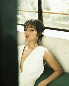The Ethereal Beauty of the Hung Yen Muse: A Pure Aesthetic Journey - image 4