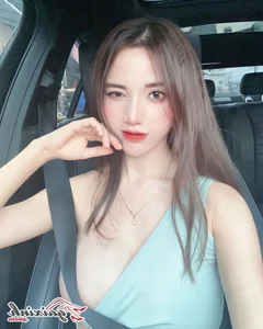Exploring the Aesthetic Visuals of Influencer Ngo Thi My Duyen (Dumyngo) - image 25