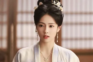 The Inspiring Journey of Bai Lu: From Professional Model to Leading C-Drama Star and Her Personal Health Revelations - image 0