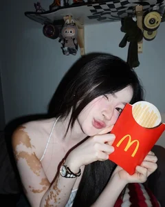 Unveiling the Angelic Beauty of the Viral 'Sealed Beauty' Trend - image 6