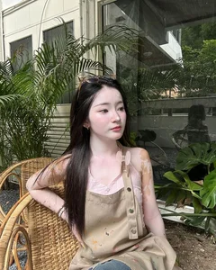 Unveiling the Angelic Beauty of the Viral 'Sealed Beauty' Trend - image 2