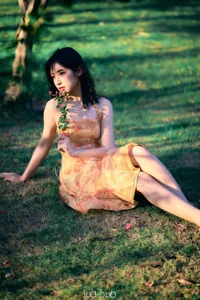 Stunning Gallery of Phan Thi Hong Sang: Capturing the Essence of Elegance and Modern Charm - image 21