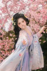 YiTuYu Vol.8666 Xian Lu: Ethereal Hanfu Beauty Amidst Cherry Blossoms - image 4
