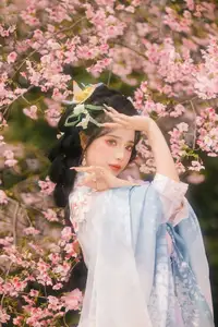 YiTuYu Vol.8666 Xian Lu: Ethereal Hanfu Beauty Amidst Cherry Blossoms - image 11