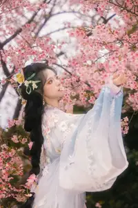 YiTuYu Vol.8666 Xian Lu: Ethereal Hanfu Beauty Amidst Cherry Blossoms - image 13