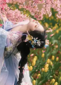 YiTuYu Vol.8666 Xian Lu: Ethereal Hanfu Beauty Amidst Cherry Blossoms - image 18