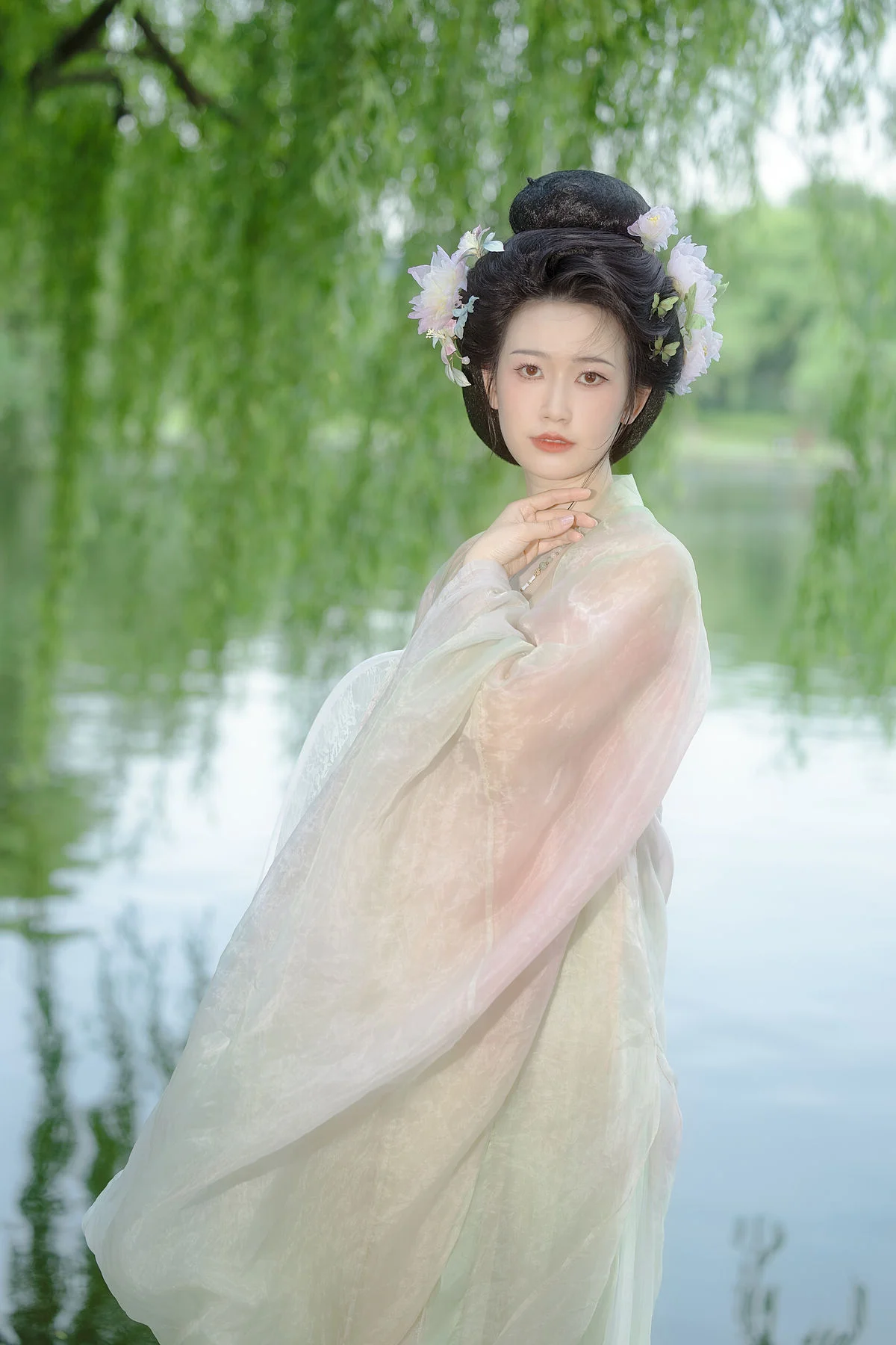 YiTuYu Art Language Vol.7473: A Study in Grace with Zhi Shi