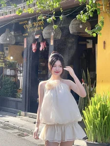 HAGL Footballer’s Girlfriend Gains International Attention: Chinese Media Praises Her Exceptional Beauty and Style - image 8