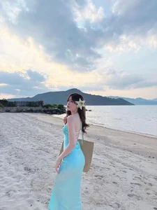 Beach Fashion Trends: Stunning Summer Looks Inspired by Top Celebrity Styles - image 2
