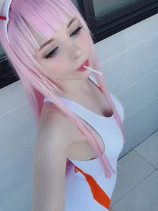 Dreamy Sky Vibes with Coser Peach Milky as Zero Two - image 2