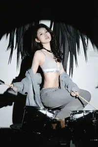 Art Language Vol.8714: Ni Ni - The Alluring Rock Girl with Unmistakable Charisma - image 3