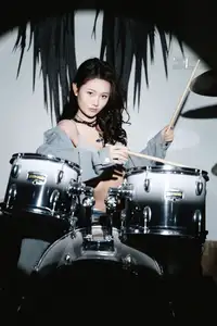 Art Language Vol.8714: Ni Ni - The Alluring Rock Girl with Unmistakable Charisma - image 2