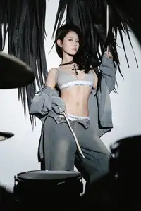 Art Language Vol.8714: Ni Ni - The Alluring Rock Girl with Unmistakable Charisma - image 7