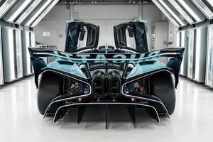 Bugatti Bolide: The Final Masterpiece of the Legendary W16 Engine - image 6