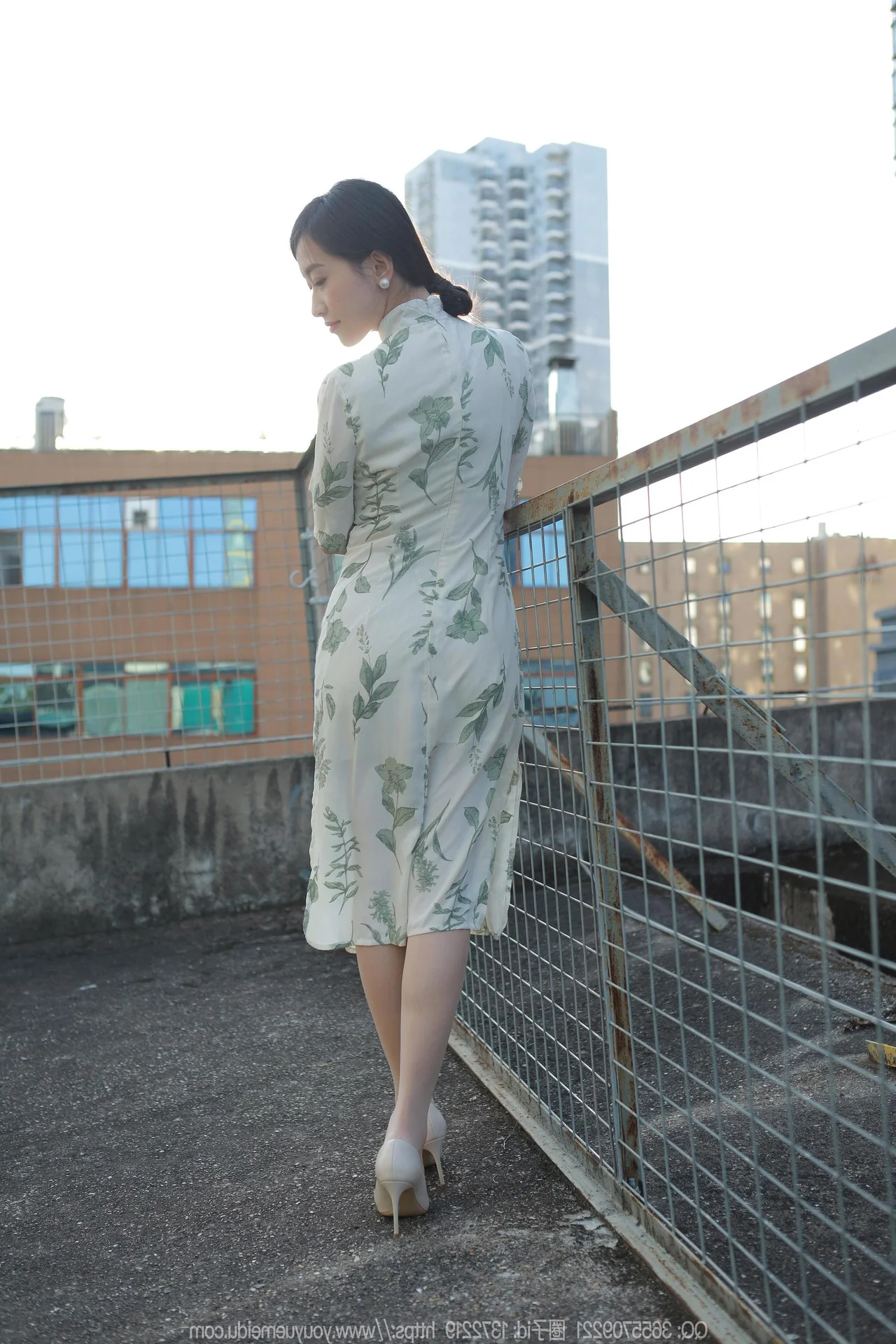 Elegant Model Xiao Jie in IESS Collection: Delicate Sheer Fashion Aesthetics
