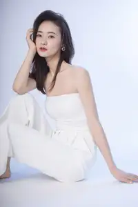 Zhou Xu Xu: Captivating Beauty in YiTuYu Vol.8586 – Discover the Allure 0023 - image 1