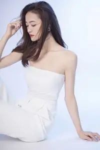 Zhou Xu Xu: Captivating Beauty in YiTuYu Vol.8586 – Discover the Allure 0023 - image 0