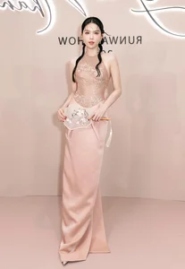 Star-Studded Red Carpet: Tran Thanh and Ngoc Trinh Shine - image 7