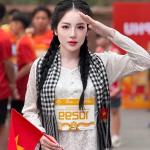Meet the Vietnamese Nurse Inspiring Thousands as the Ultimate Running Goddess and Fitness Icon - image 3