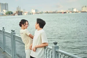 Actor Anh Duc and His Wife: A Tale of Love and Elegance - image 3