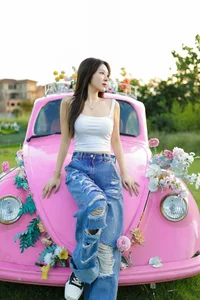 Visual Harmony in YiTuYu Art Language Vol.5654 with Tian Cai Ye Zi - image 6