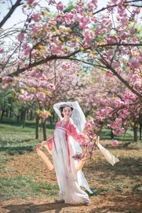 YiTuYu Art Language Vol.6816: Captivating Portrait Photography Featuring Model Yang Yang - image 3