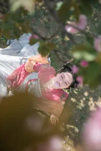 YiTuYu Art Language Vol.6816: Captivating Portrait Photography Featuring Model Yang Yang - image 13