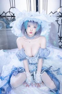 Qing Shui You Nai Cheshire Dress Cosplay: An Elegant and Playful Interpretation in 43 Enchanting Images - image 24