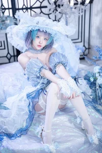 Qing Shui You Nai Cheshire Dress Cosplay: An Elegant and Playful Interpretation in 43 Enchanting Images - image 15