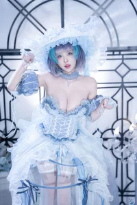 Qing Shui You Nai Cheshire Dress Cosplay: An Elegant and Playful Interpretation in 43 Enchanting Images - image 13