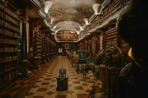 A Visual Journey Through the World’s Most Architecturally Stunning Libraries and Bookstores - image 16