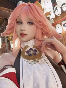 Stunning Yae Miko Cosplay by Ying Man San Shi: An Elegant Genshin Impact Photography Collection Featuring 90 High-Resolution Images - image 0