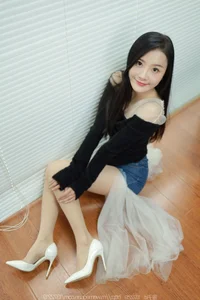 IESS Wanping Aesthetic Hosiery Photography: A Casual Encounter Story - image 6