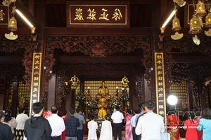 Architecture in Dak Lak: A Breathtaking Fusion of Central Highlands Tradition and Royal Court Elegance - image 6