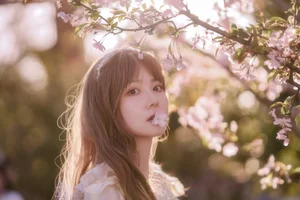 YiTuYu Art Language Vol.6846: Featuring Elegant Model Liu Liu Photography - image 1